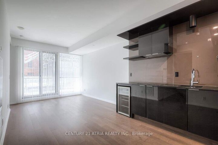 Property Photo: 70 Temperance Street 2508 ON M5H 0B1
