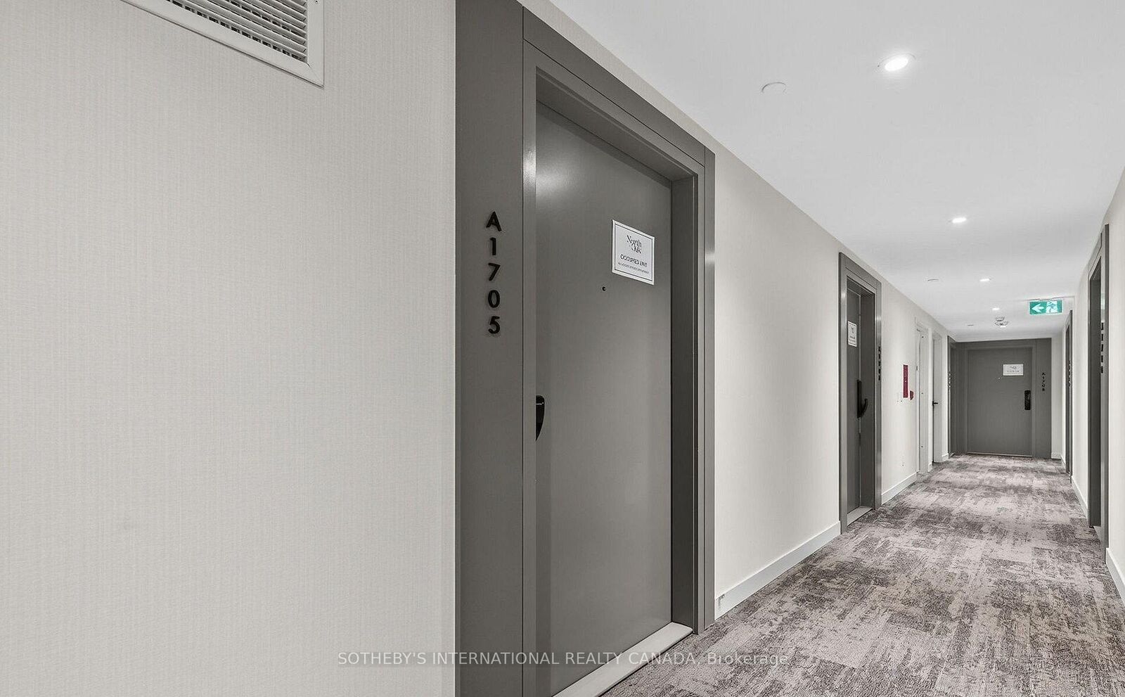 Property Photo:  3079 Trafalgar Road 1005  ON L6H 8C5 