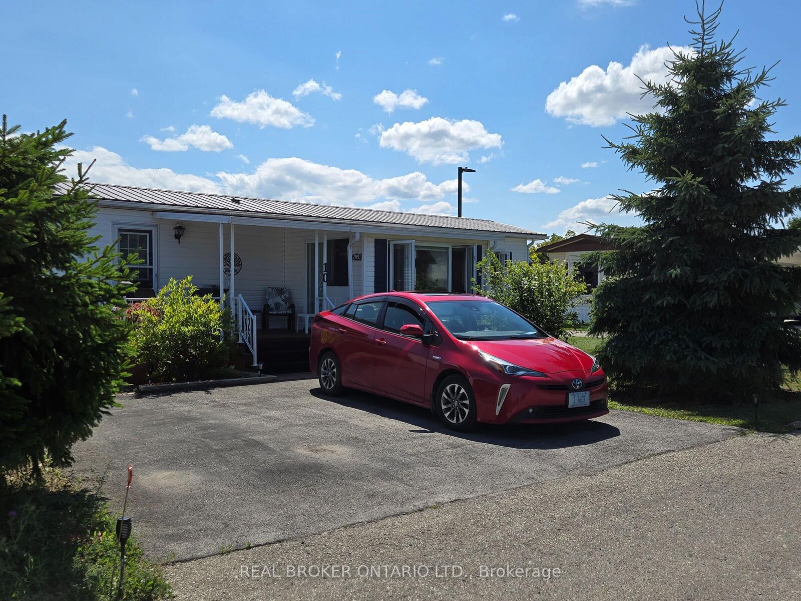 Property Photo: 3033 Townline Road 10 ON L0S 1S1