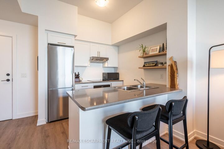 Property Photo:  600 North Service Road 613  ON L8E 0L2 