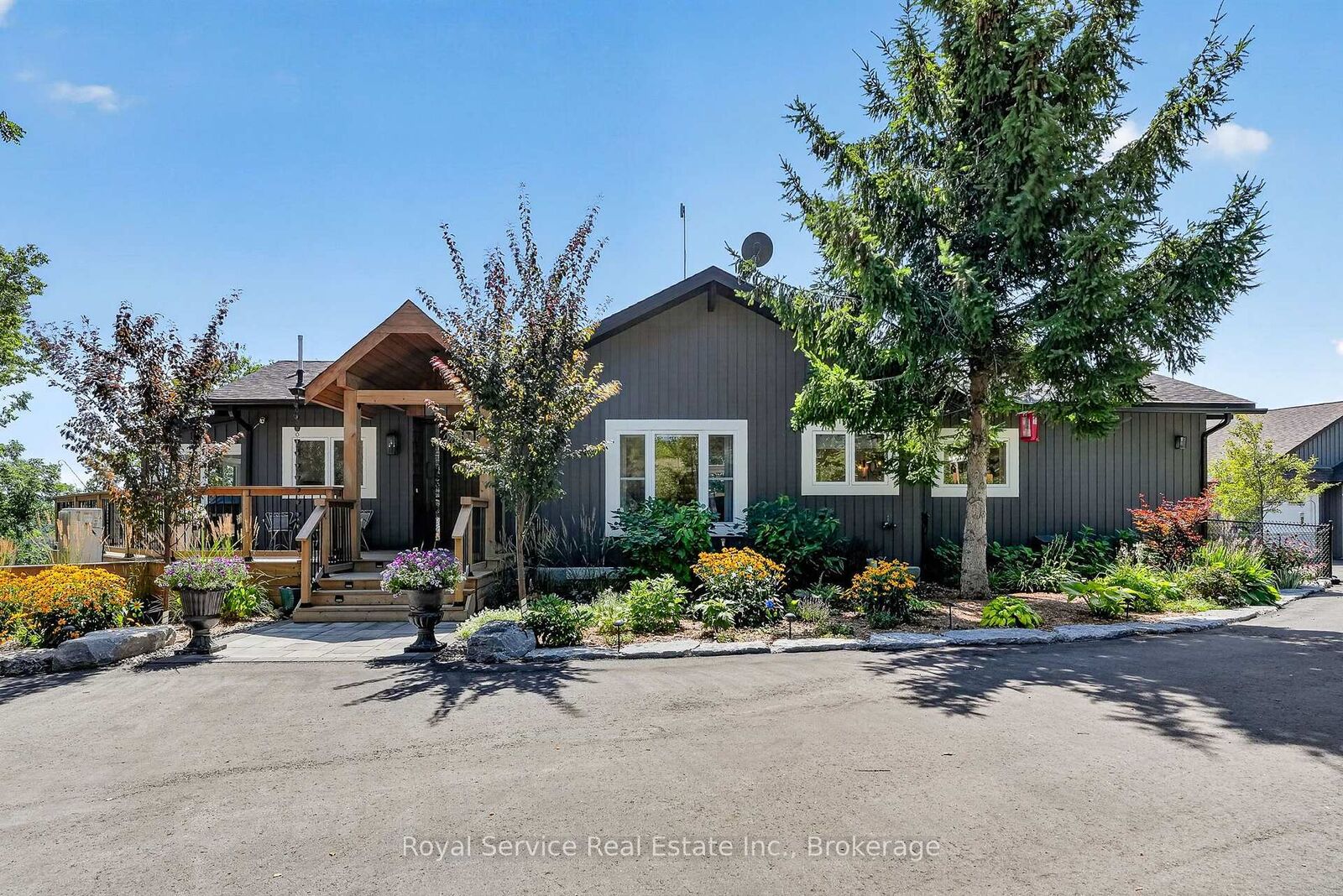 Property Photo: 4374 Morton Road ON L1A 3V6