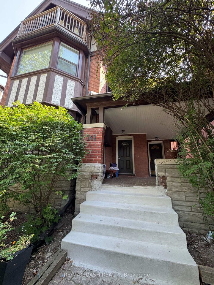 Property Photo:  141 Admiral Road 101  ON M5R 2L7 
