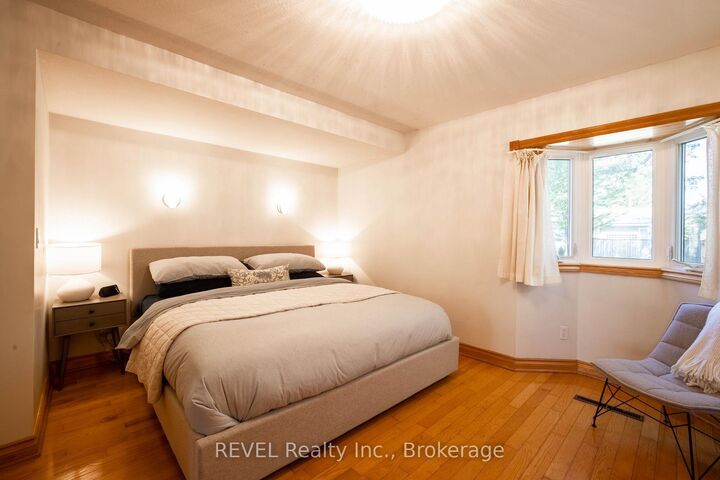 Property Photo:  60 Bernard Avenue  ON L0S 1N0 