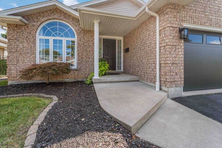 Property Photo: 3680 Weinbrenner Road ON L2G 7Y4