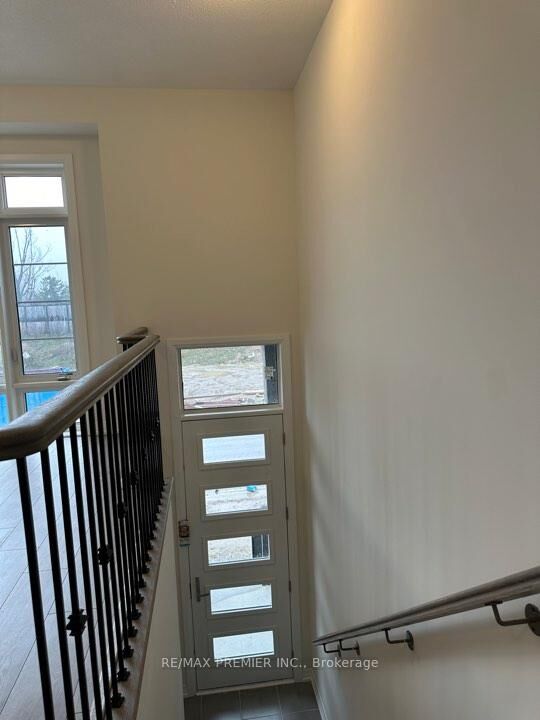 Property Photo:  8 Cherry Hill Lane  ON L9J 0M7 
