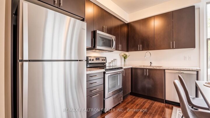 Property Photo: 23 Eldora Avenue 112 ON M2M 1R3