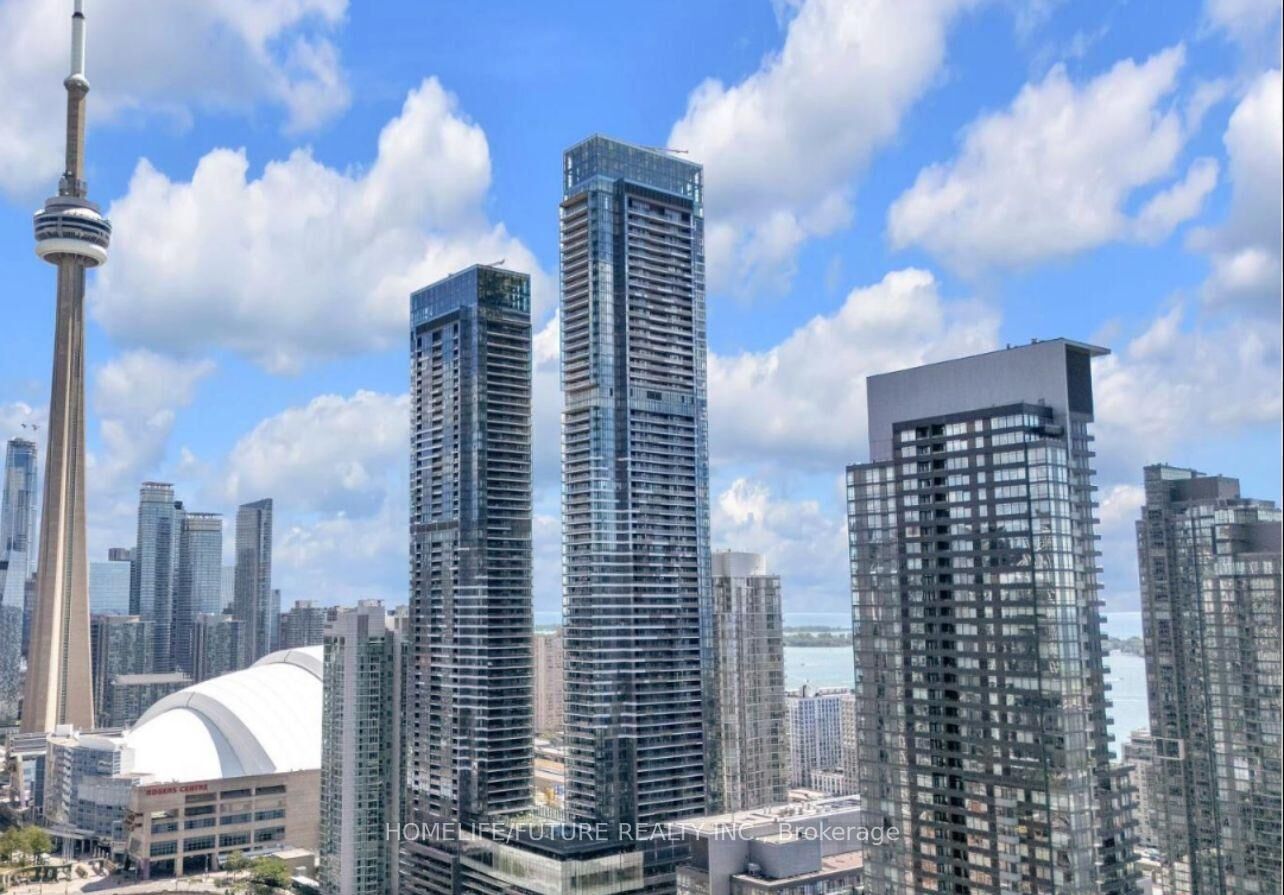 Property Photo:  3 Concord Cityplace Way 5305  ON M5V 0X4 