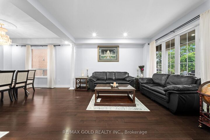 Property Photo: 58 Brunetta Way ON L6P 1M9