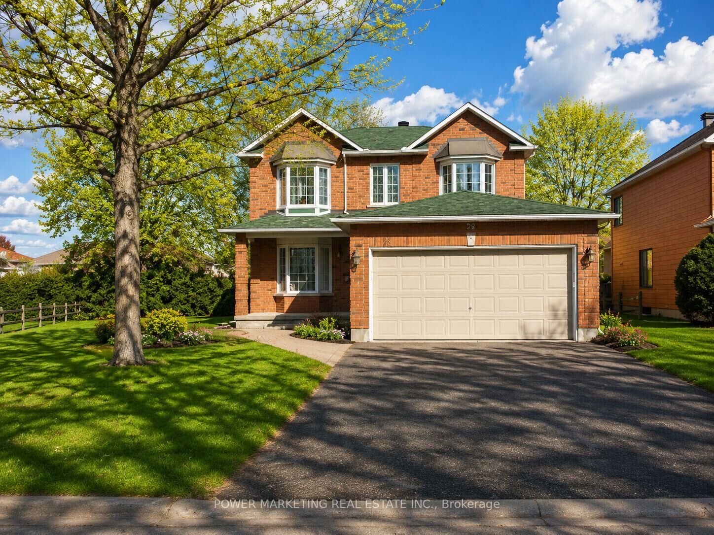 Property Photo: 29 Taj Court ON K1G 5K7