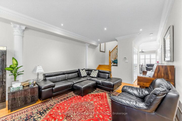 Property Photo: 28 Herzberg Gardens ON M3J 3P4