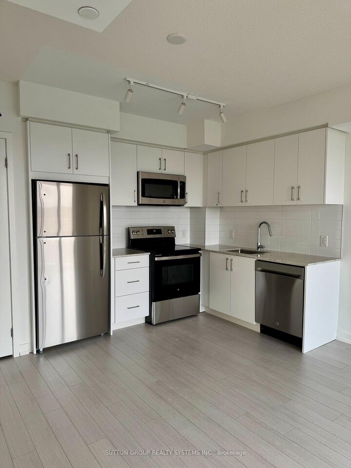 Property Photo:  4010 Eglinton Avenue W 1203  ON M9A 0G5 