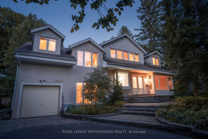 Property Photo: 2077 Palmer Avenue ON K1H 5Z3