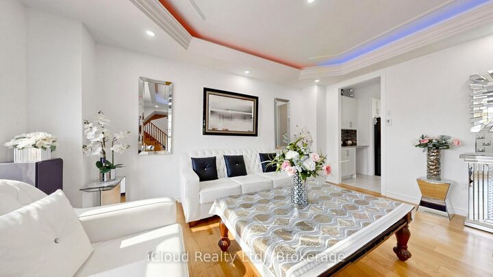 Property Photo: 193 Thornbush Boulevard E ON L7A 4R7