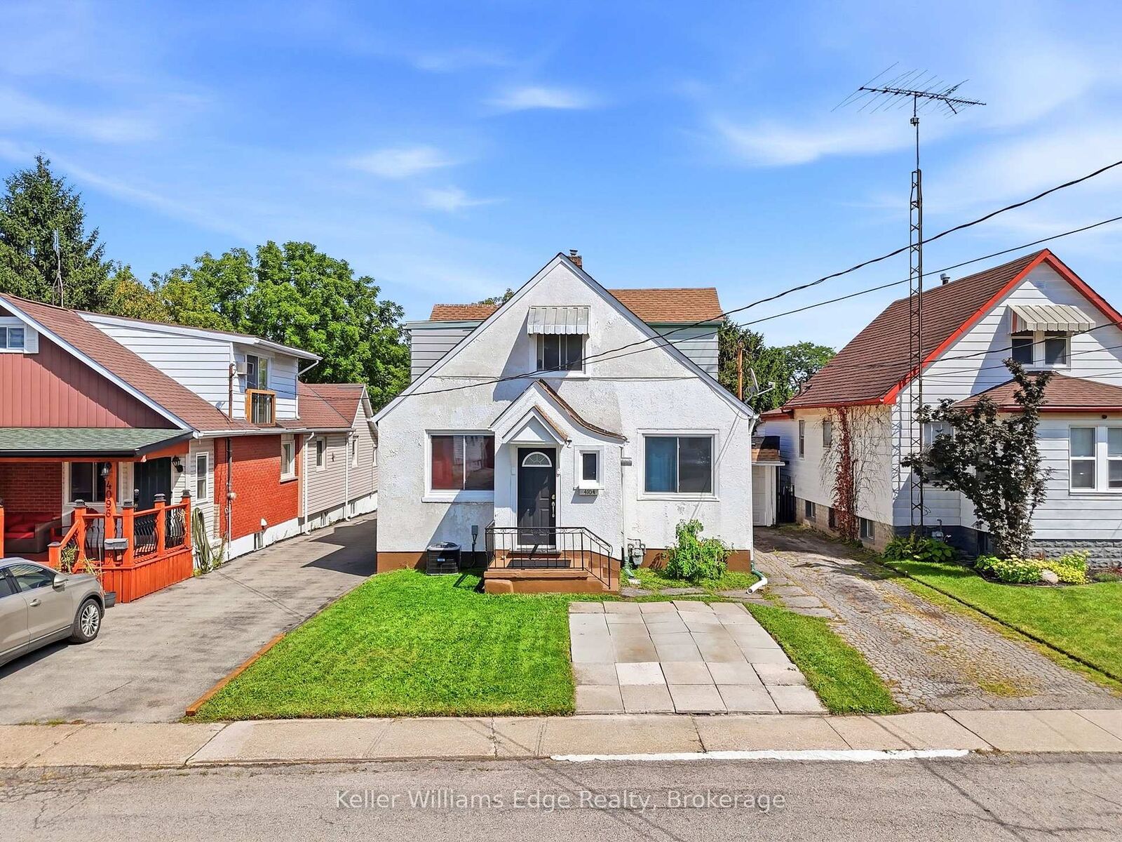 Property Photo:  4104 Broughton Avenue  ON L2E 3K6 