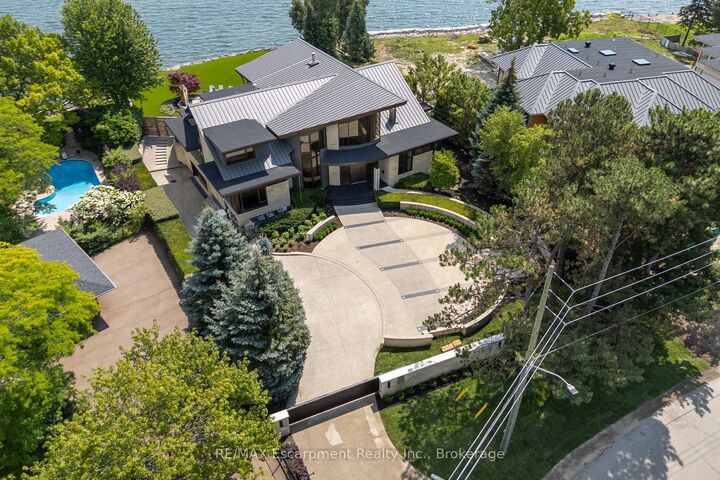 Property Photo: 1540 Watersedge Road ON L5J 1A4