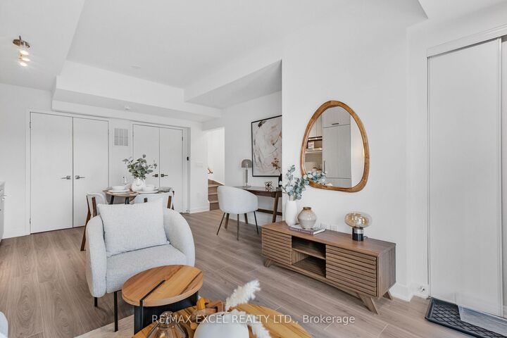 Property Photo:  75 Curlew Drive 2  ON M3A 0A9 
