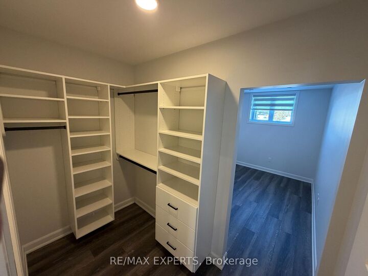Property Photo:  440 Wellington Street E 17  ON N0G 2L2 