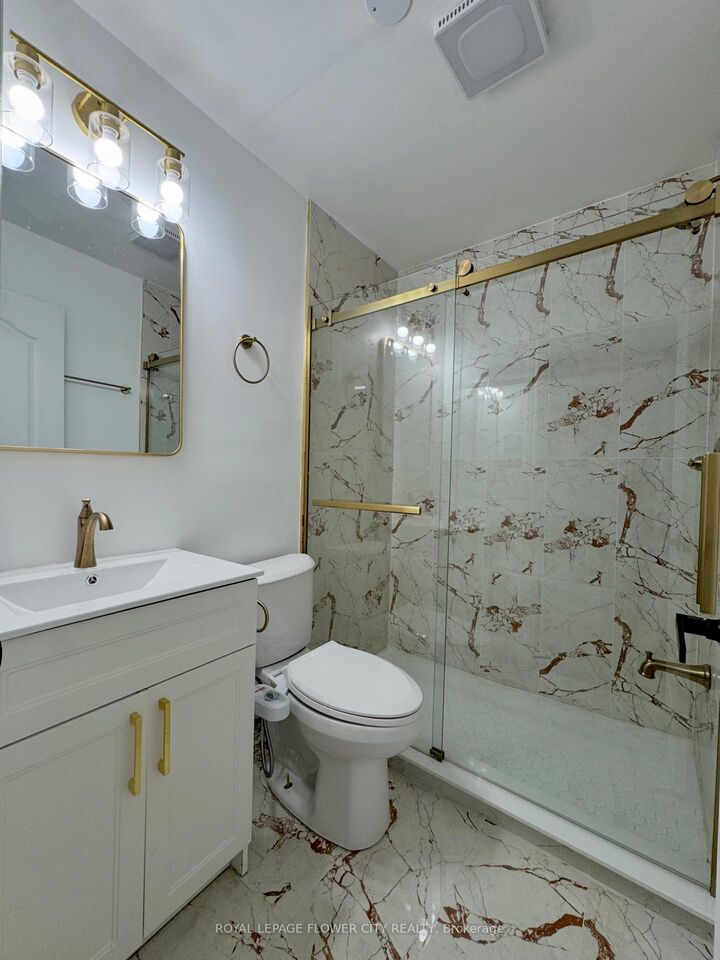 Property Photo: 6 Crenshaw Crescent ON L6Z 1W9