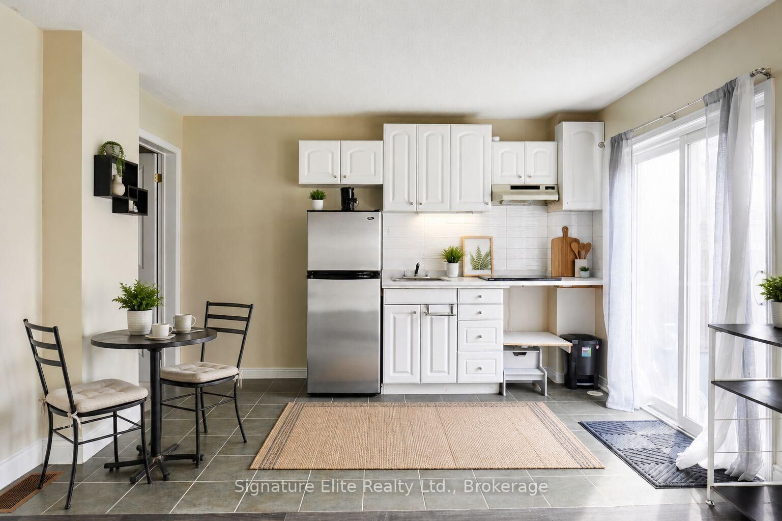 Property Photo:  11 Etienne Street Lower  ON M1L 0A2 