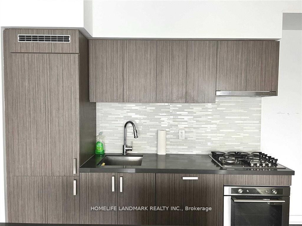 Property Photo:  501 St Clair Avenue W 1604  ON M5P 0A2 