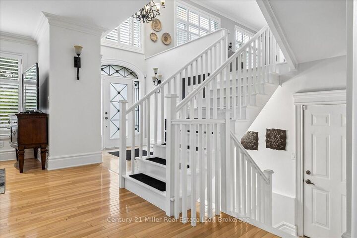 Property Photo: 2355 Old Carriage Road ON L5C 1Y6