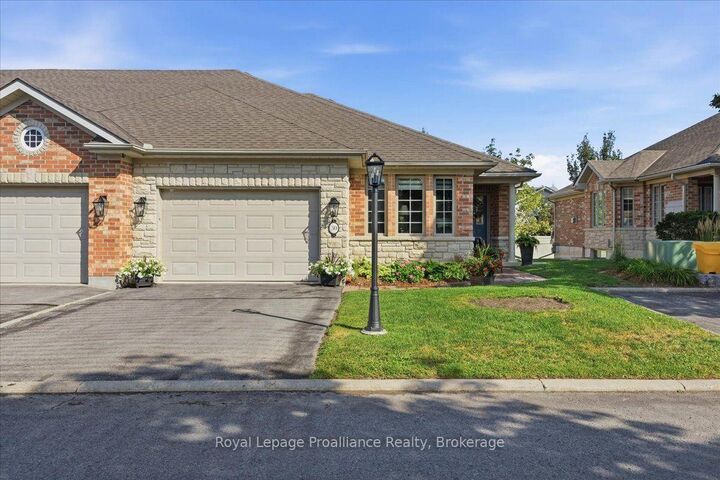 Property Photo:  35 Heartwood Drive 30  ON K8P 5M2 
