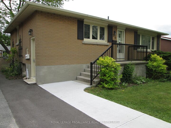 Property Photo:  50 Campbell Crescent  ON K7M 1Z5 