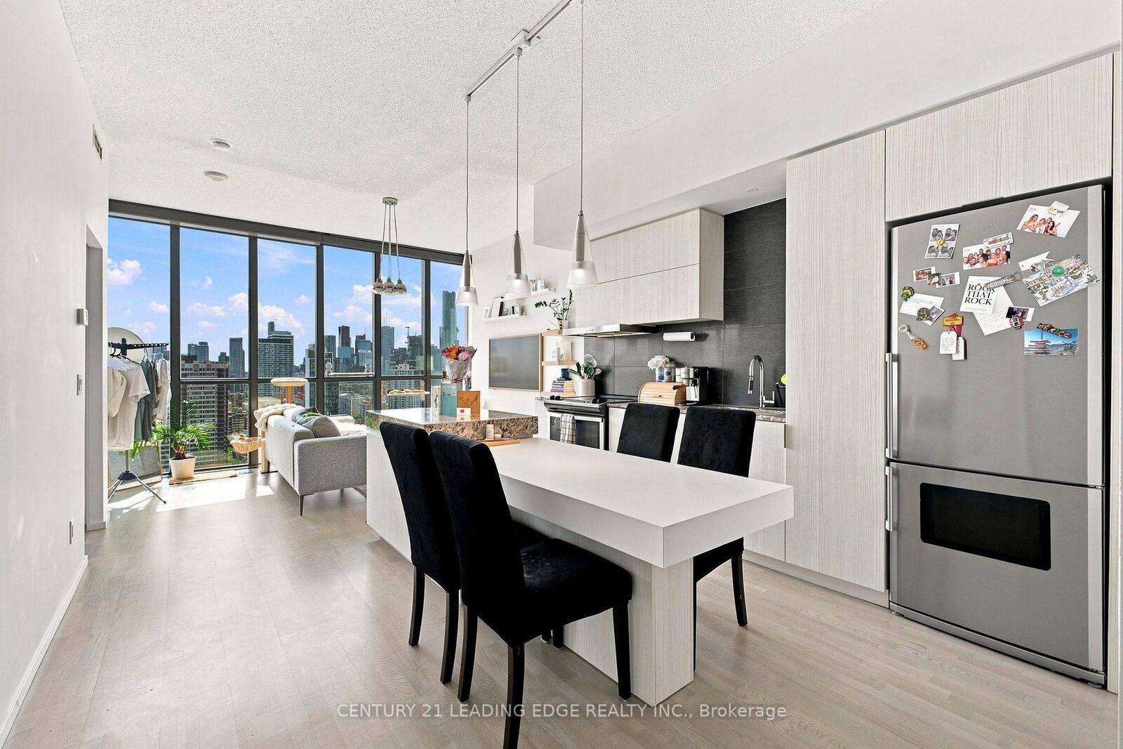 Property Photo:  101 Charles Street E 2203  ON M4Y 0A9 