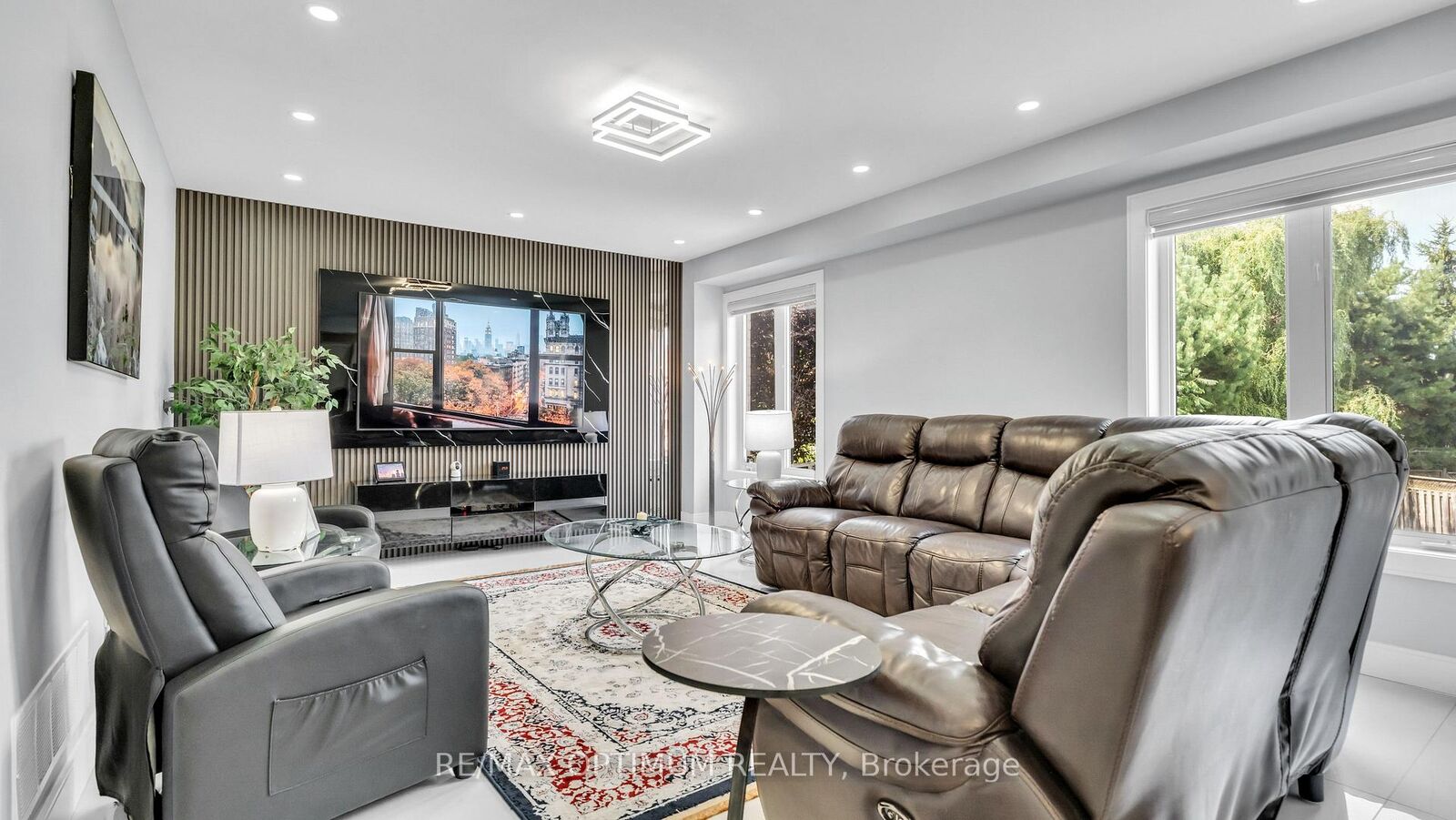 Property Photo: 82 Penbridge Circle ON L7A 2R1