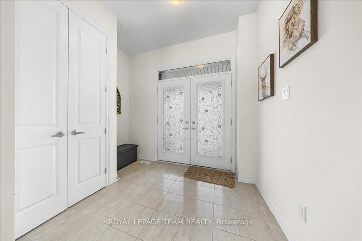 Property Photo: 290 Turnbuckle Crescent ON K2J 7B7