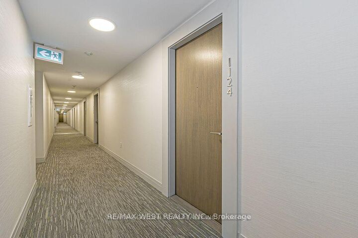 Property Photo:  251 Jarvis Street 1124  ON M5B 0C3 