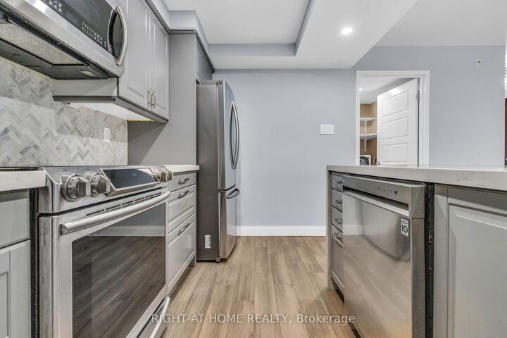 Property Photo:  356 McRae Drive 406  ON M4G 4G4 