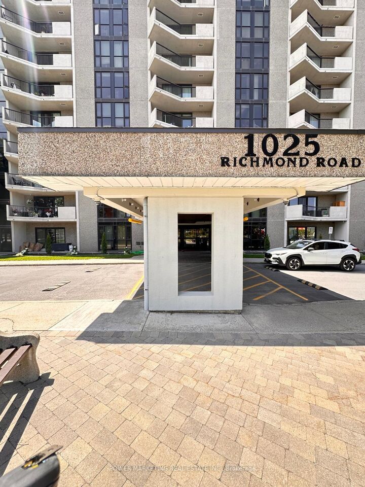 Photo de la propriété: 1025 Richmond Road 907 ON K2B 8G8
