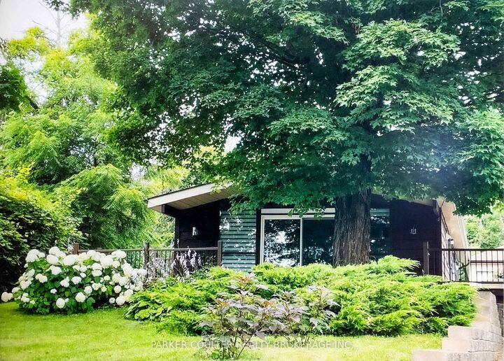 2238 Lakeshore Road E — photo 1