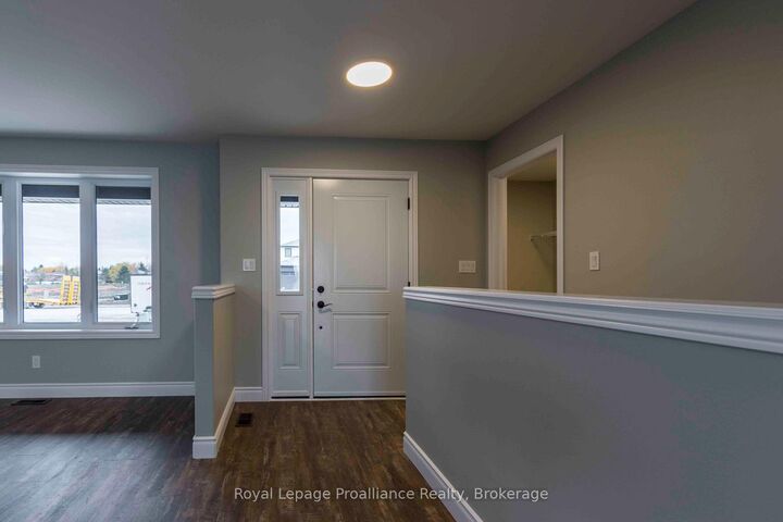 Property Photo:  149 Sienna Avenue A  ON K8P 0J5 