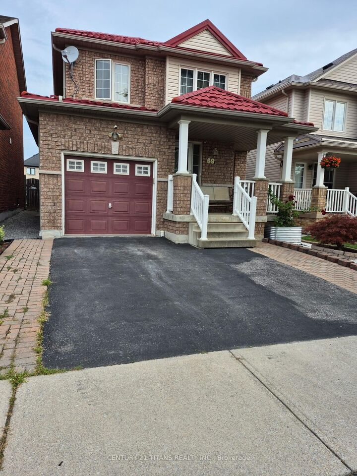 69 Rampart Crescent — photo 1
