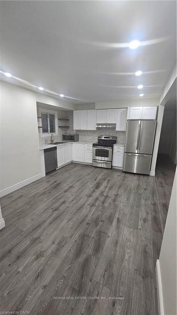 Property Photo:  6 Patience Crescent Upper Level  ON N6E 2K9 