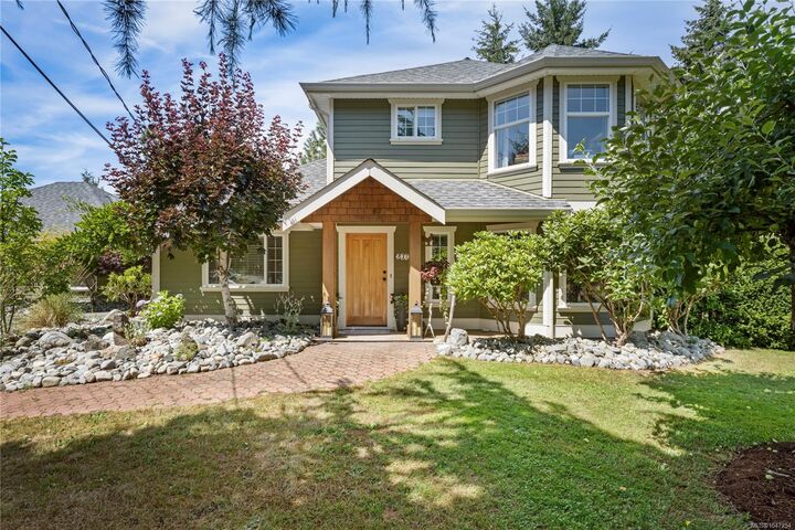2071 Saras Way — photo 1