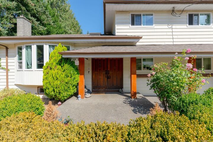 Property Photo: 7946 Southwind Dr BC V0H 2H0