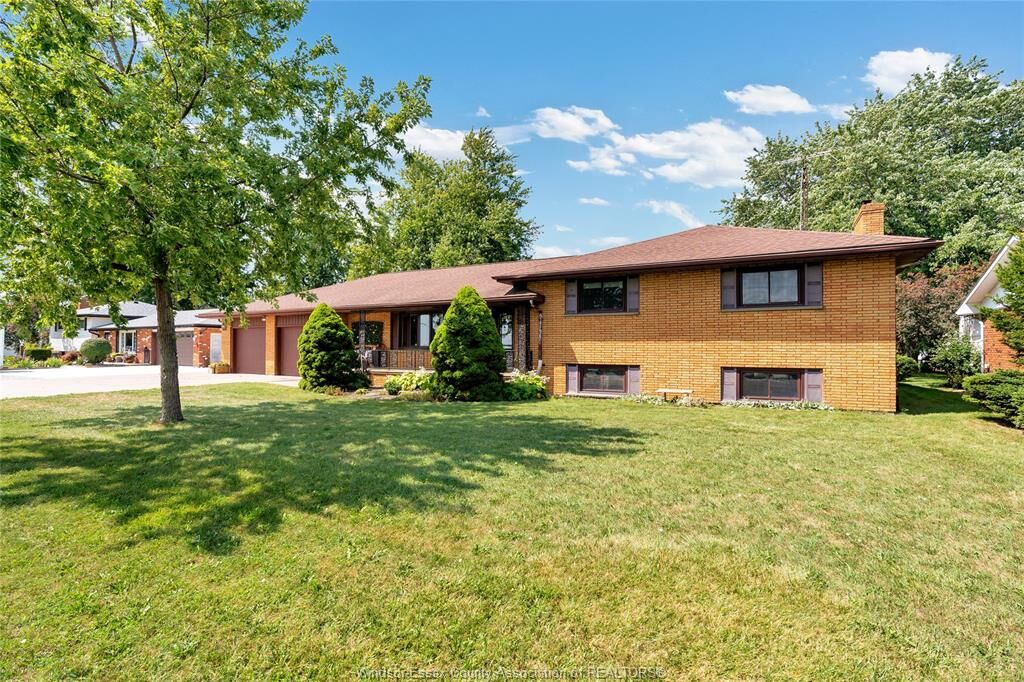 Property Photo:  1233 County Rd 27  ON N8L 1B7 