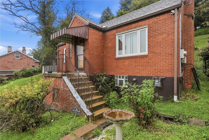 Property Photo: 2115 E Beckert Ave PA 15212