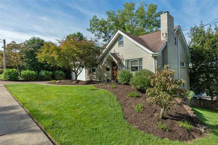 Property Photo:  578 N Maple  PA 15601 