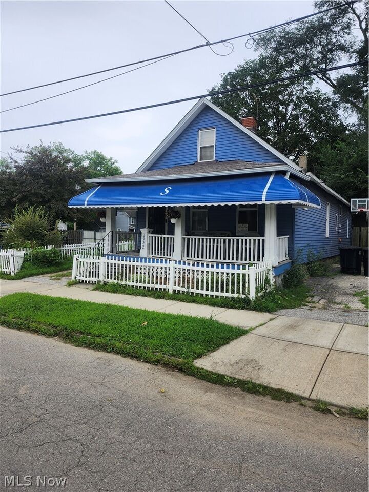 Property Photo: 2922 Minnie Avenue OH 44104