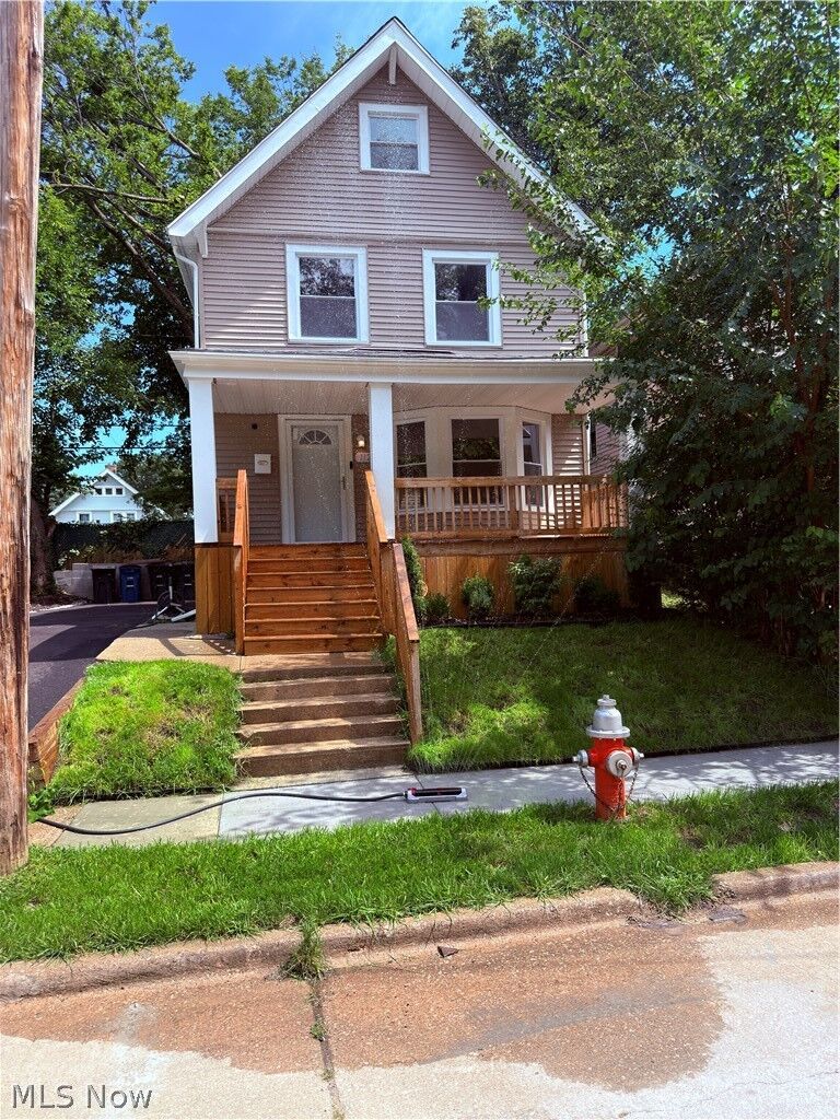 Property Photo:  1121 Galewood Drive  OH 44110 
