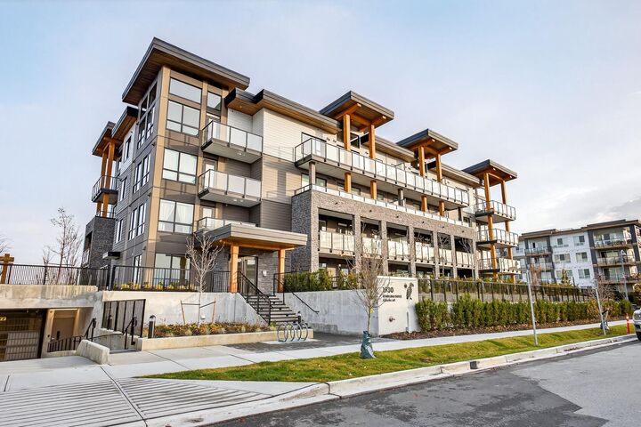 Property Photo:  1930 Starling Drive 206  BC V4M 0G9 