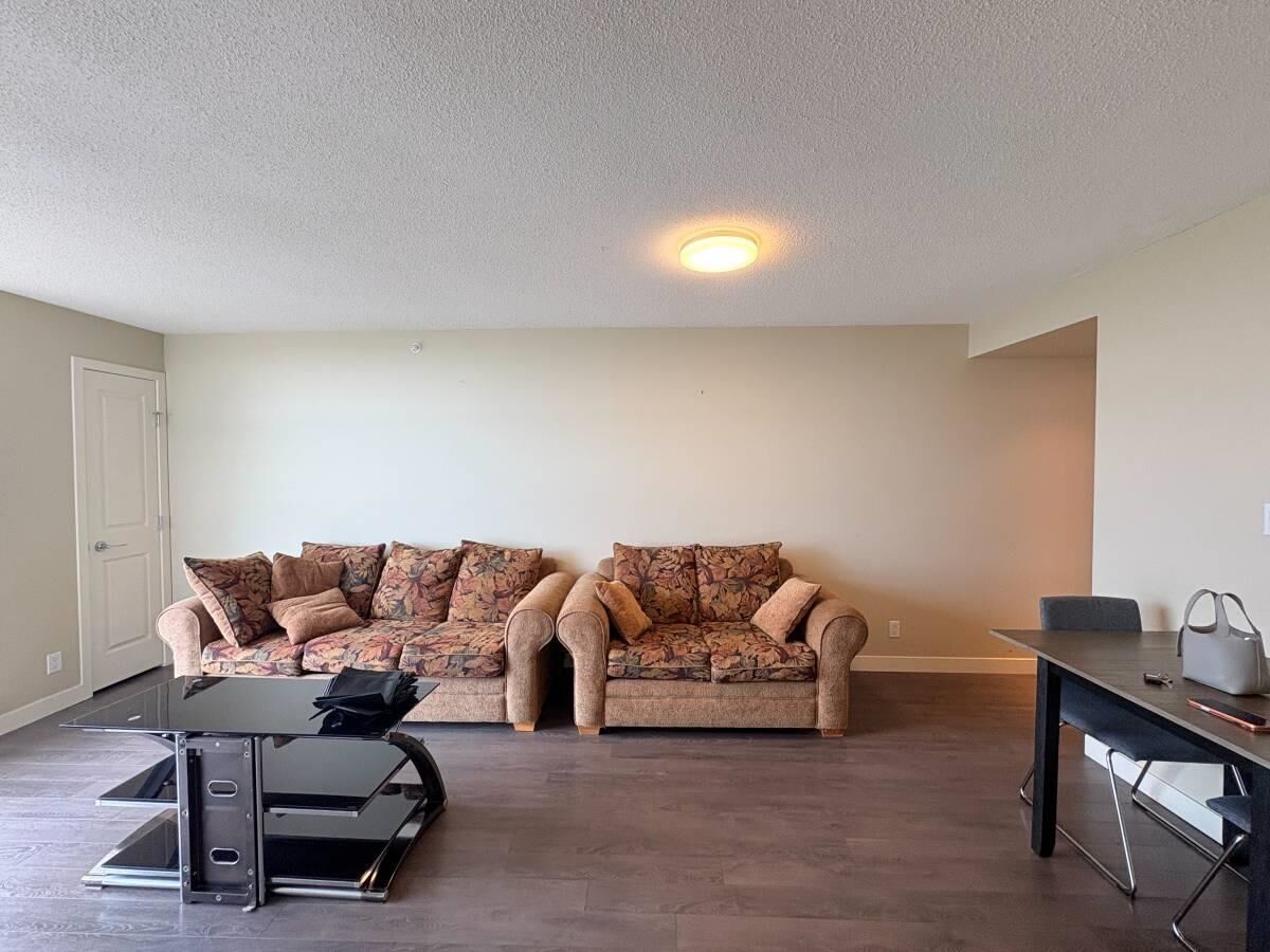 Property Photo:  5380 Oben Street 1905  BC V5R 6H7 