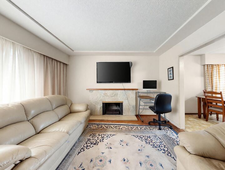 Property Photo: 6987 Balmoral Street BC V5P 3P8