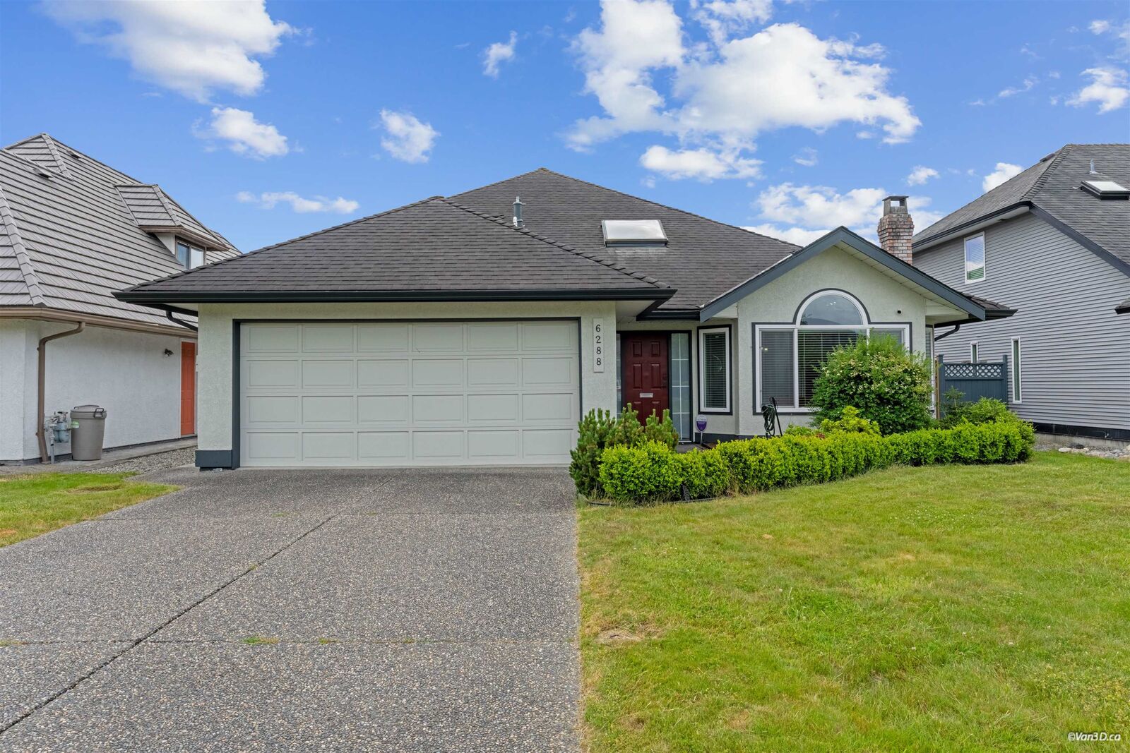 Property Photo:  6288 Crescent Place  BC V4K 4V2 