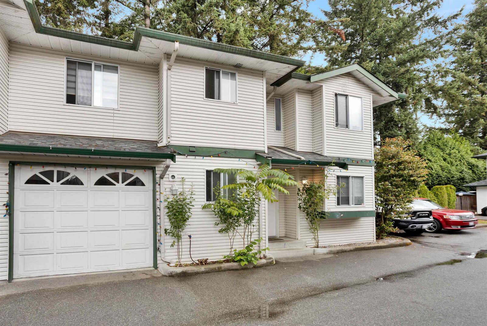 Property Photo:  11875 210 Street 11  BC V2X 7P3 