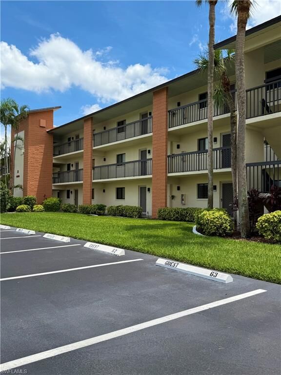 Property Photo: 16150 Bay Pointe Blvd 107 FL 33917